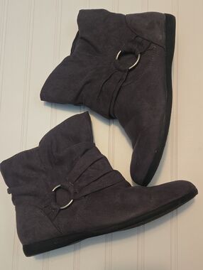 Rampage Gray Suede Ankle Booties / Size 9.5 M